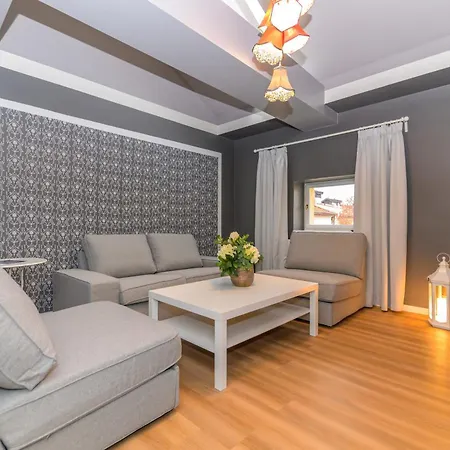 Royal Aparthotel 4*