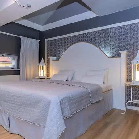 Royal Aparthotel 4*