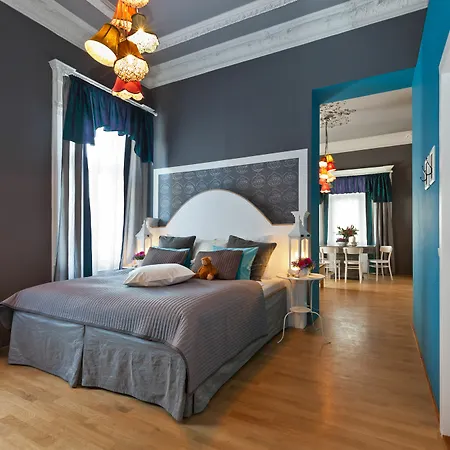Royal 4*