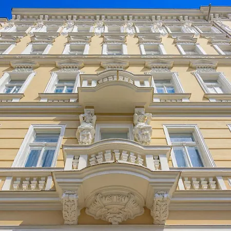 Royal Lägenhetshotell 4*