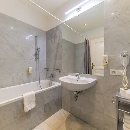 Aparthotel Royal 4*