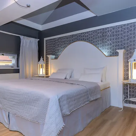 Royal Aparthotel 4*